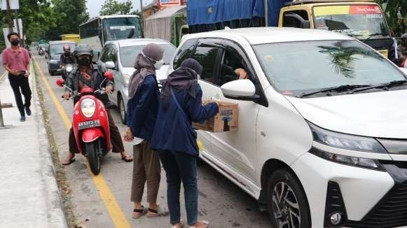 KM UPY held a fundraising for residents affected by the eruption of Mount Semeru