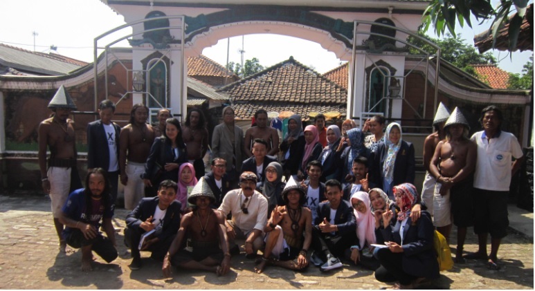 MENGENAL LEBIH DEKAT ASAL USUL SUKU DAYAK HINDU BUDHA BUMI SEGANDU INDRAMAYU, JAWA BARAT