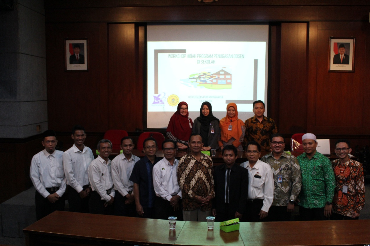 PERSIAPKAN CALON GURU UNGGUL FKIP UPY IMPLEMENTASIKAN PROGRAM PDS