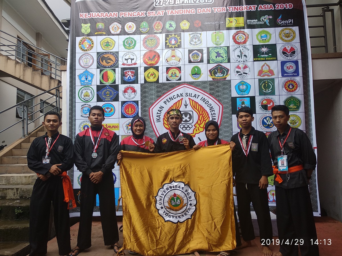 UKM Pencak Silat UPY Berjaya di Sumedang