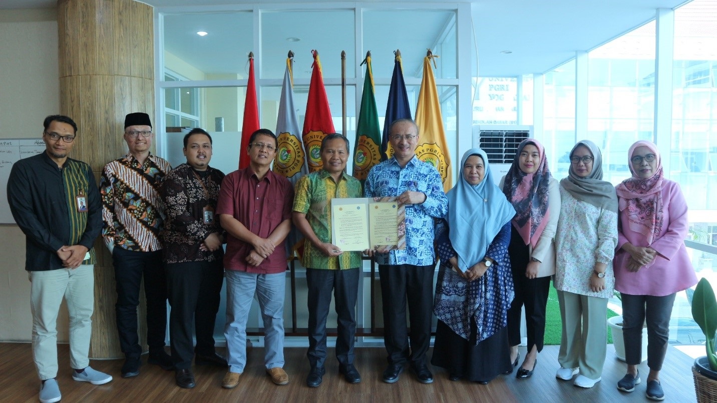 SIGNING OF MOU BETWEEN UNIVERSITAS PGRI YOGYAKARTA AND UNIVERSITAS MEDAN AREA