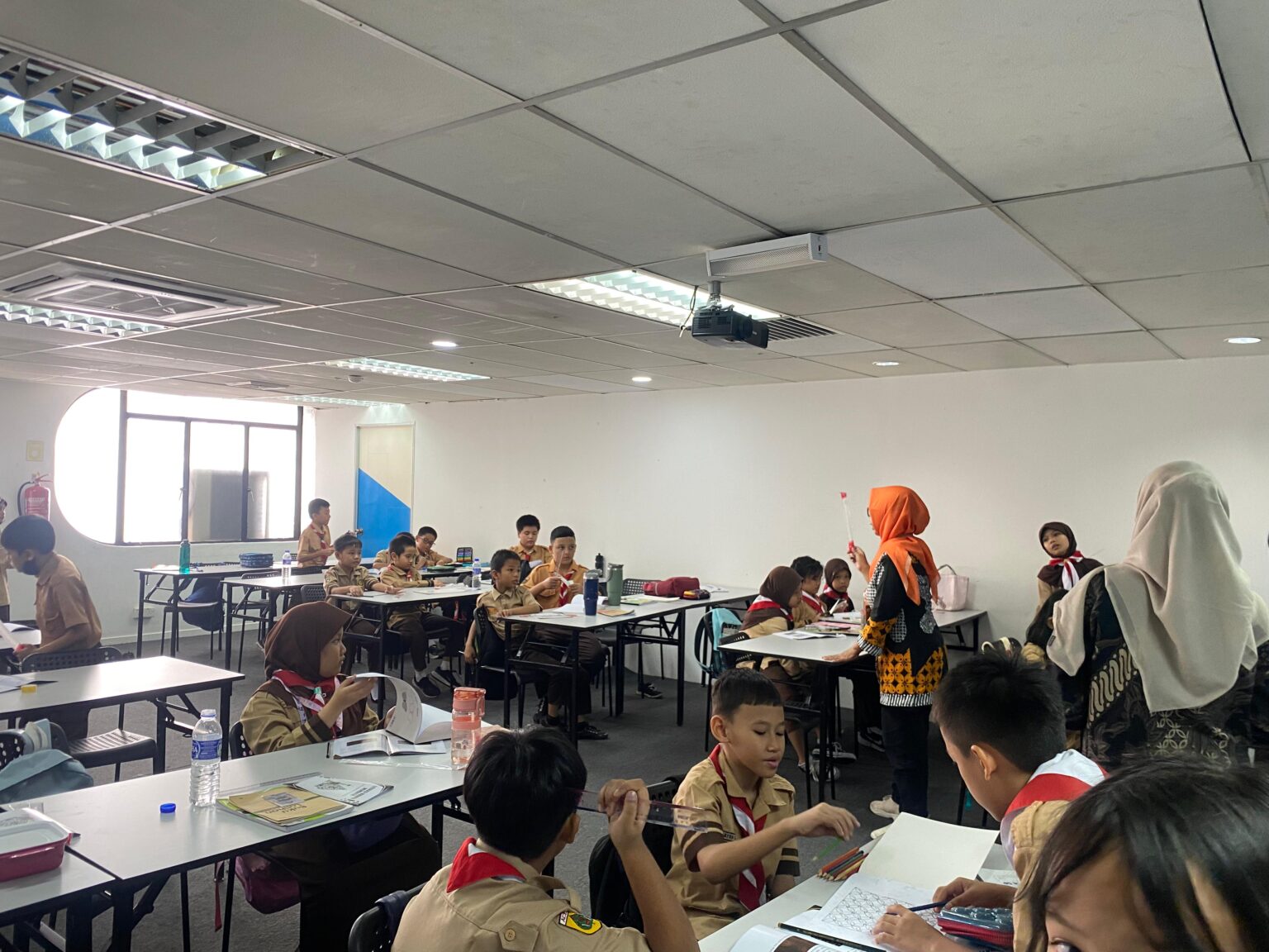 UPY Kirim Dosen dan Mahasiswa PGSD ke Singapura dan Malaysia
