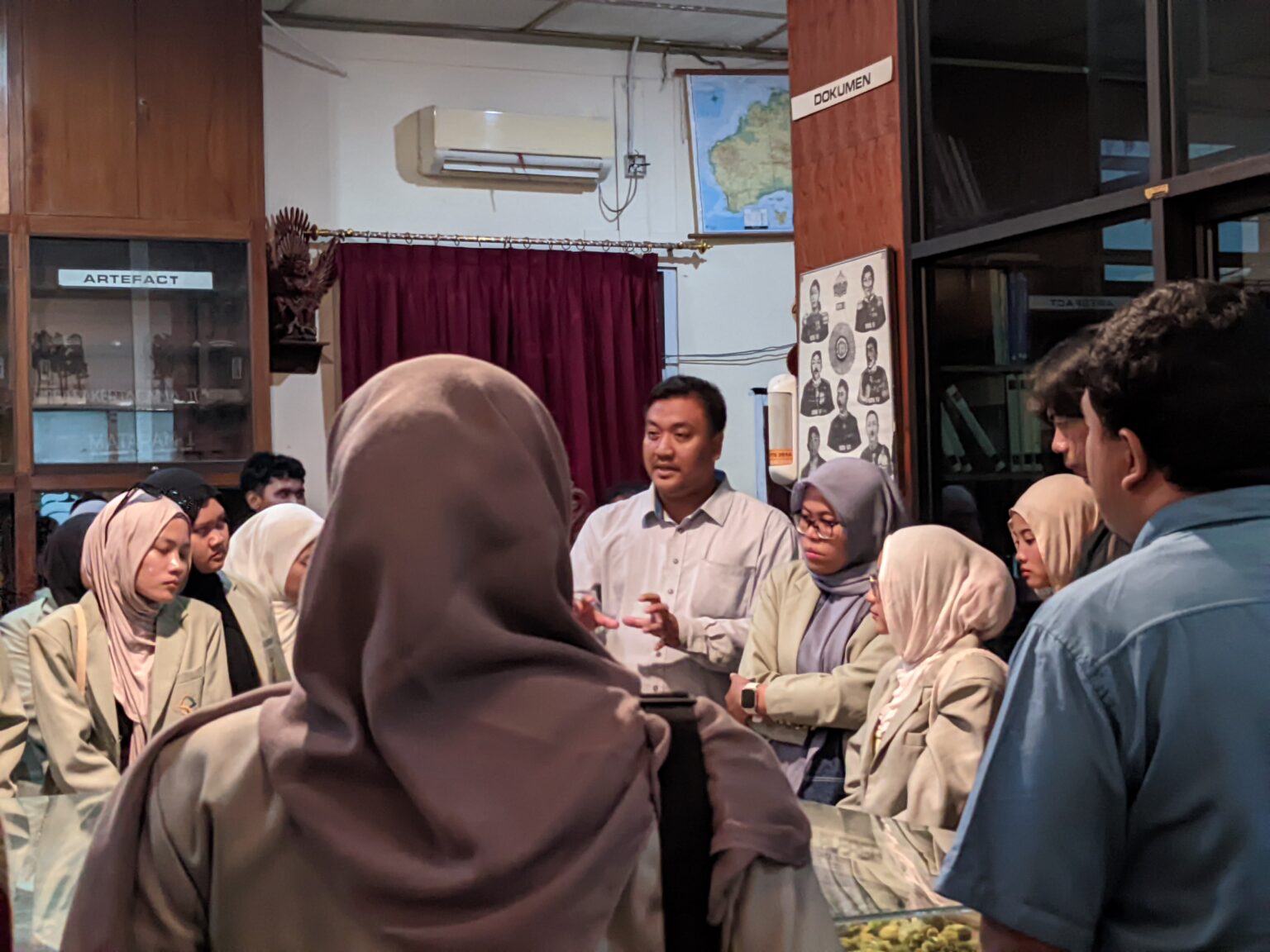 Perkuat Wawasan Sejarah, Prodi Sejarah Peradaban Islam UIN Siber Syekh Nurjati Cirebon Kunjungi Museum Laboratorium Sejarah UPY