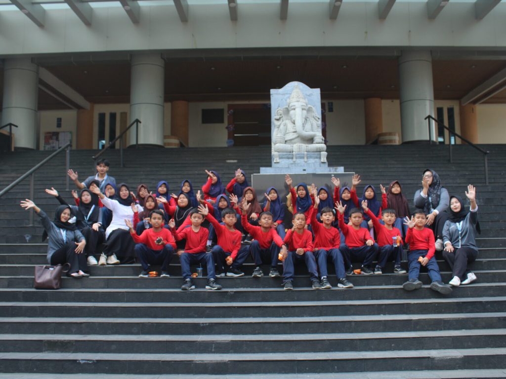 Belajar Sejarah Lebih Menyenangkan, Siswa SD Negeri Rejodadi Kunjungi Museorium UPY