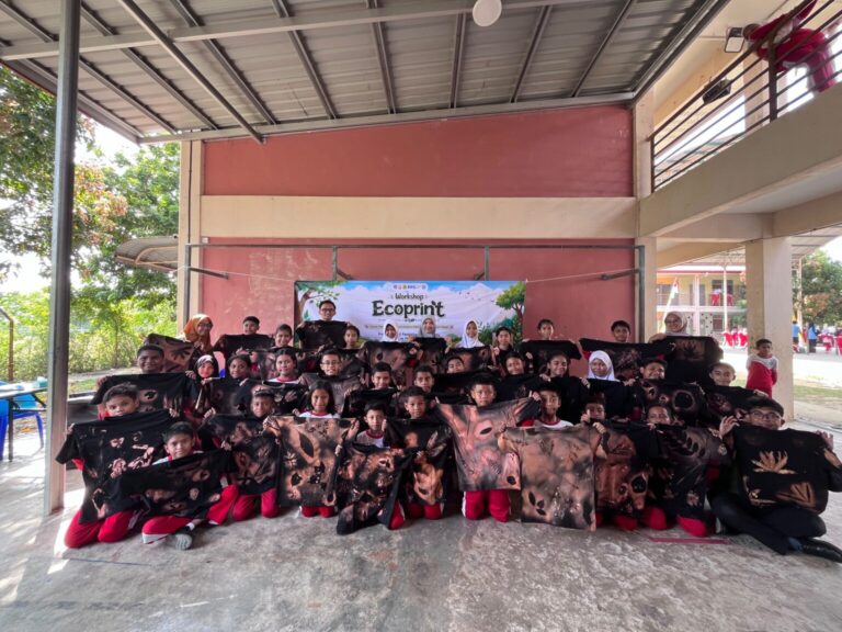 PPG UPY Gelar Workshop Ecoprint di Sekolah Indonesia Kota Kinabalu, Tanamkan Kepedulian Lingkungan Sejak Dini