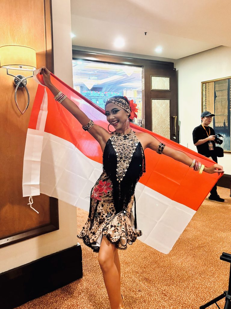 Mahasiswa Ilmu Keolahragaan UPY Harumkan Indonesia di Ajang Dancesport Internasional Malaysia